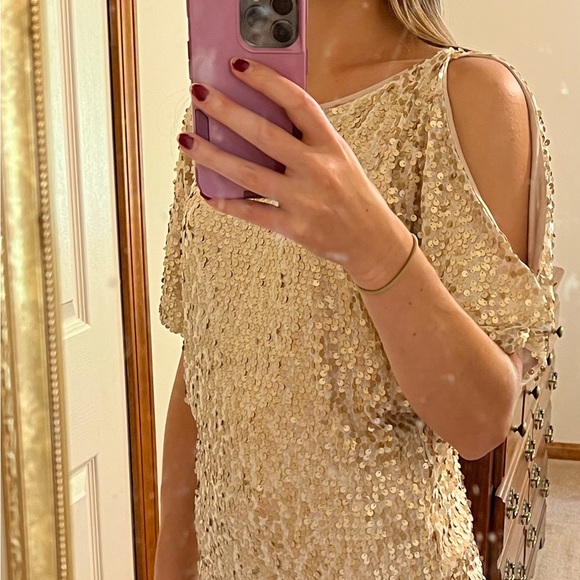 Gold sequined dolman sleeve top - Picture 3 of 3